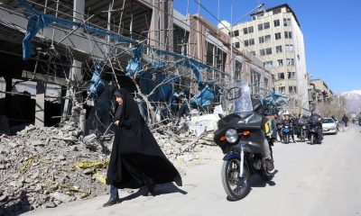 Un edificio dañado por un bombardeo de Israel y EE. UU. en Teherán. EFE/EPA/ABEDIN TAHERKENAREH