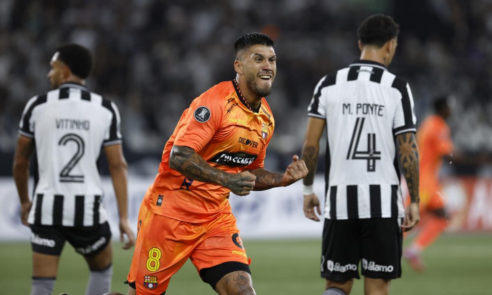 El argentino Milton Céliz le dio el triunfo al Barcelona ante el Botafogo en el estadio Nilton Santos de Río de Janeiro. EFE/Antonio Lacerda