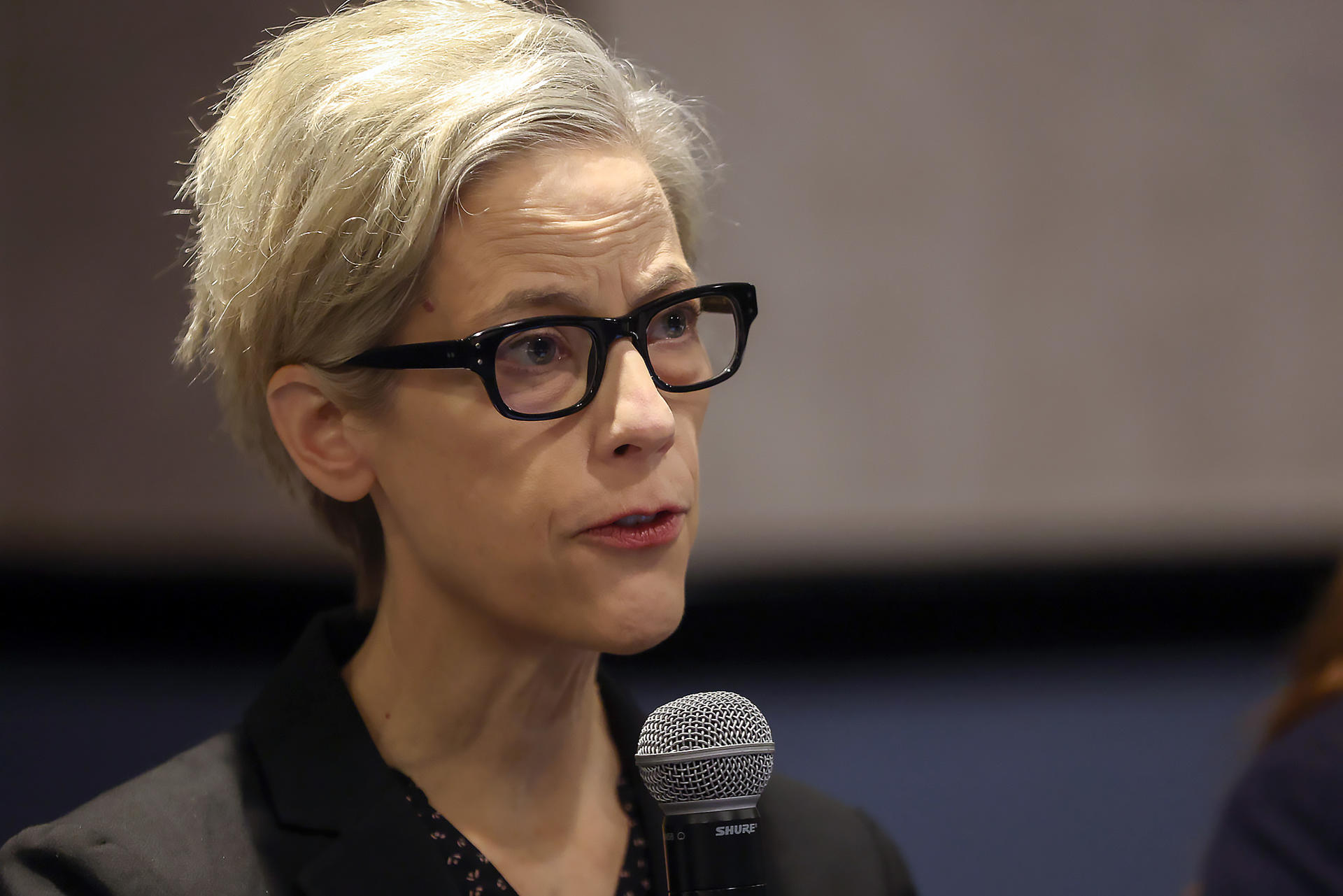 La relatora especial de las Naciones Unidas sobre Independencia de Magistrados y Abogados, Margaret Satterthwaite, habla durante una rueda de prensa este lunes, en Ciudad de Guatemala (Guatemala). EFE/ Mariano Macz