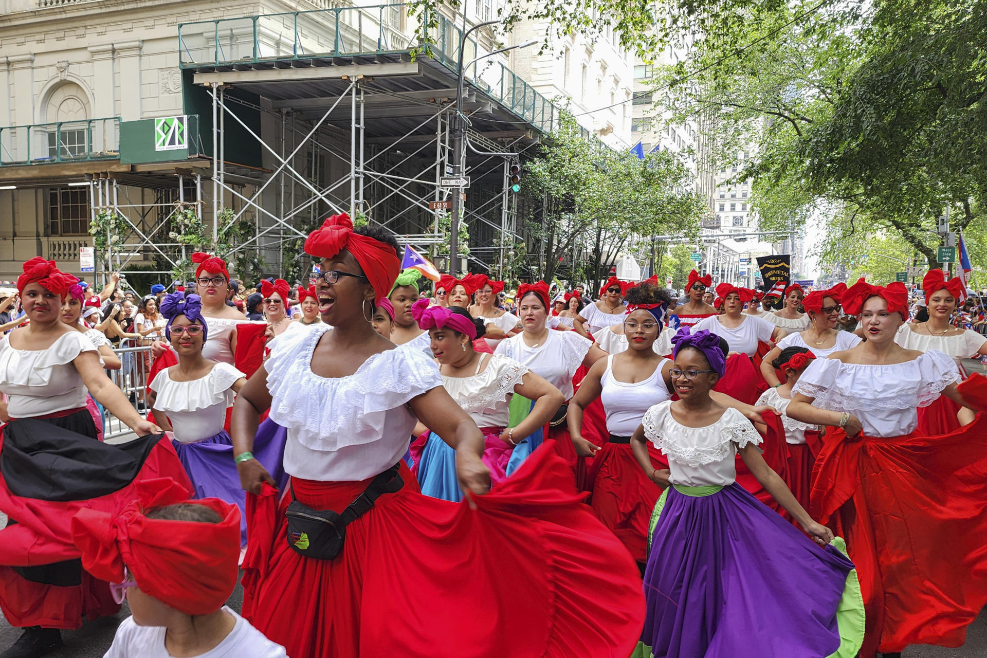 Mujeres puertorriqueñas participan en el 68 aniversario del Desfile Anual con el lema "Plantando bandera", en la Quinta Avenida de Nueva York (Estados Unidos). Imagen de archivo. EFE/ Ruth Hernández