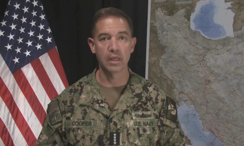 Captura de video tomada de la cuenta de la red social X @CENTCOM del Comando Central del Ejército de Estados Unidos de su comandante, el almirante Brad Cooper, hablando en una actualización donde aseguró que decenas de sus aviones bombarderos destruyeron 17 barcos y un submarino iraníes este martes. EFE/ @CENTCOM /SOLO USO EDITORIAL/NO VENTAS/ SOLO DISPONIBLE PARA ILUSTRAR LA NOTICIA QUE ACOMPAÑA (CRÉDITO OBLIGATORIO)