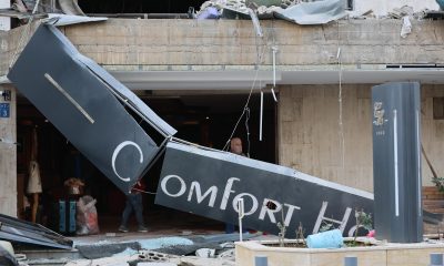 Daños causados por un ataque aéreo israelí contra el Hotel Comfort, en la zona cristiana de Baabda, Beirut, Líbano, el 4 de marzo de 2026. EFE/EPA/WAEL HAMZEH