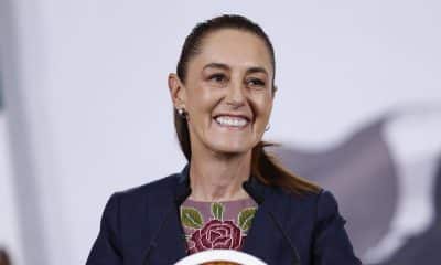 La presidenta de México, Claudia Sheinbaum, habla durante una rueda de prensa este lunes, en el Palacio Nacional de Ciudad de México (México). EFE/ Sáshenka Gutiérrez