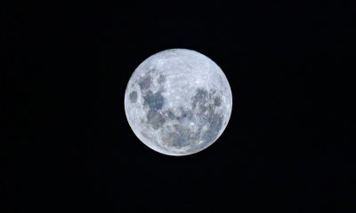 Fotografía de archivo que muestra la luna llena de Febrero, conocida como la 'Luna de Nieve'. EFE/ Gastón Britos