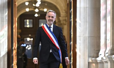 El recién elegido alcalde de París, Emmanuel Gregoire, lleva la banda tricolor de alcalde tras ser nombrado durante la sesión inaugural del Consejo Municipal en el Ayuntamiento de París, Francia, 29 de marzo de 2026. Emmanuel Gregoire, quien fue elegido alcalde de París por un amplio margen sobre la candidata de derecha Rachida Dati, asume el cargo el 29 de marzo de 2026 en el Ayuntamiento de París para suceder a Anne Hidalgo, quien deja el cargo tras 12 años en la alcaldía. (Francia) EFE/EPA/JULIEN DE ROSA / POOL MAXPPP OUT