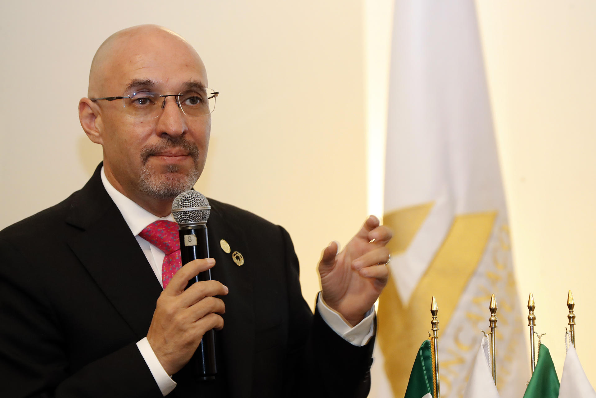 El presidente de la Concanaco Servytur, Octavio de la Torre, participa durante una conferencia de prensa en Ciudad de México (México). Imagen de archivo. EFE/ Mario Guzmán