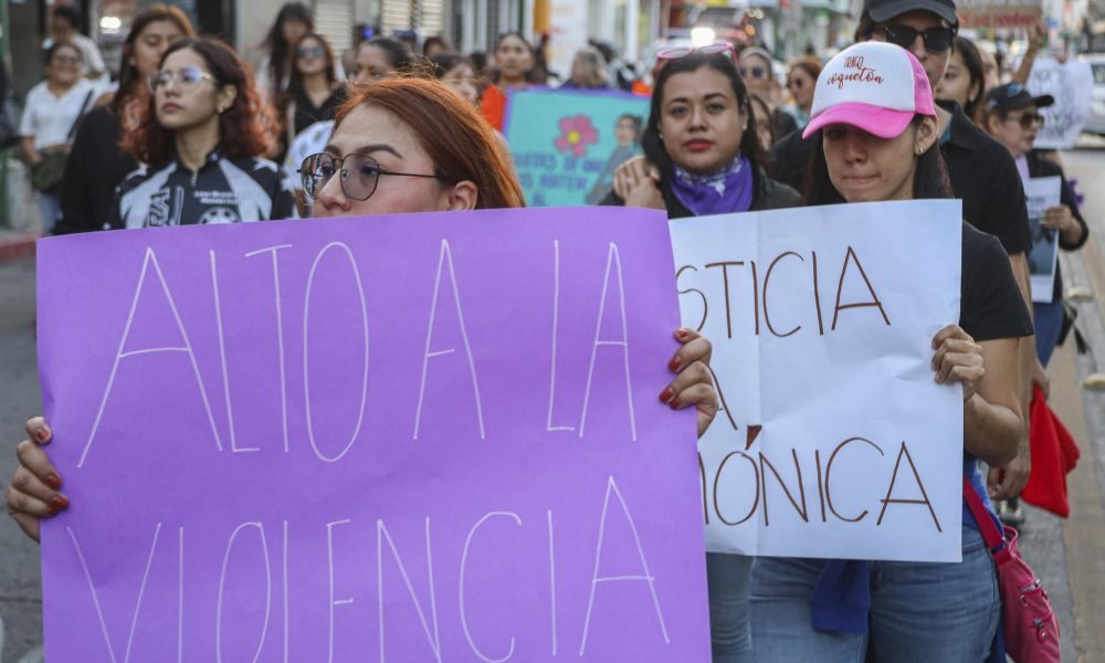 Mujeres participan en una manifestación por el aumento de feminicidios en el estado de Chiapas (México). Imagen de archivo. EFE/ Carlos López