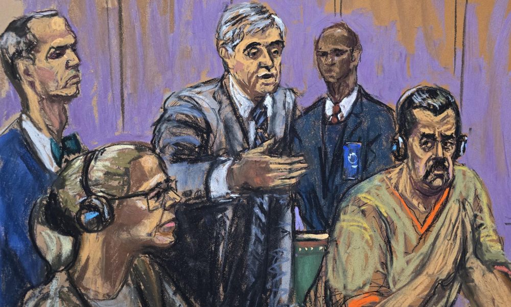 Fotografía de un dibujo realizado por la artista Jane Rosenberg donde aparece el presidente depuesto de Venezuela, Nicolás Maduro (d), junto a su esposa Cilia Flores (2-i), y sus abogados Mark Donnelly (i) y Barry pollack (c), durante su comparecencia este lunes, ante un tribunal federal en Nueva York (EE.UU.). EFE/Jane Rosenberg