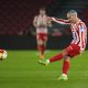 El delantero francés del Atlético de Madrid Antoine Griezmann durante el partido de vuelta de las semifinales de la Copa del Rey que FC Barcelona y Atlético de Madrid disputaron en el Camp Nou. EFE/Siu Wu