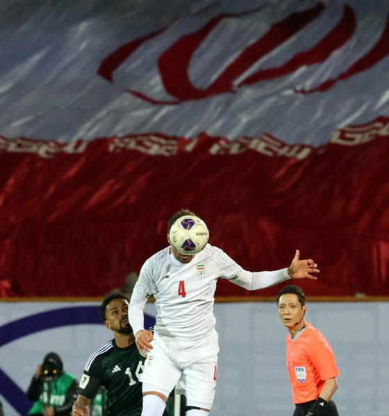 El jugador iraní Shoja Khalilzadeh en foto de archivo de ABEDIN TAHERKENAREH. EFE/EPA