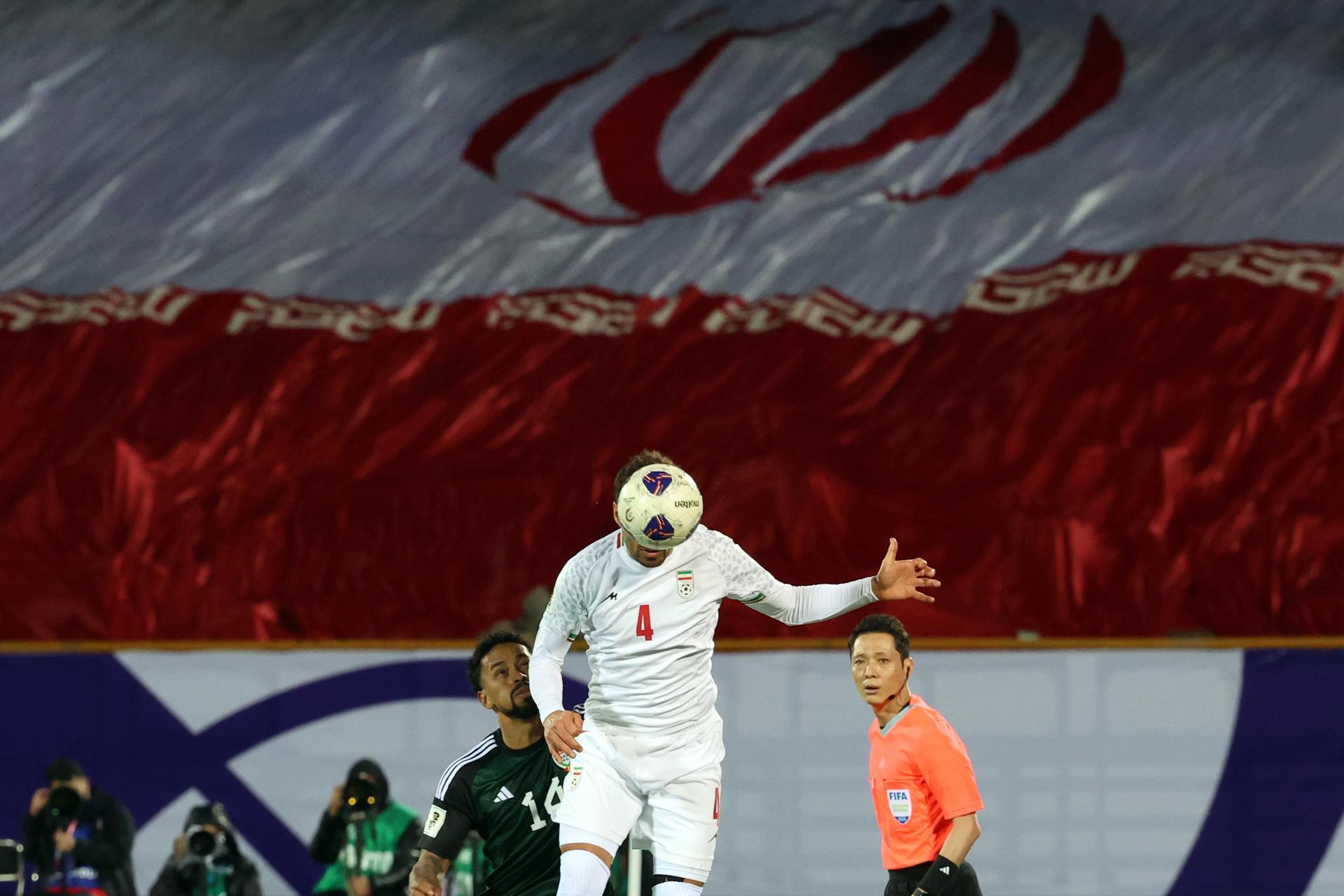 El jugador iraní Shoja Khalilzadeh en foto de archivo de ABEDIN TAHERKENAREH. EFE/EPA