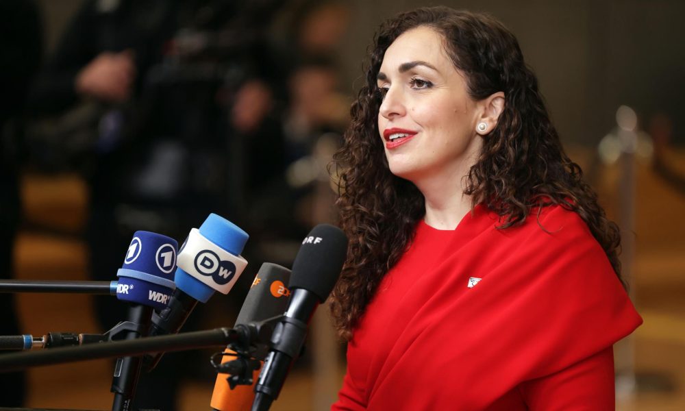 Imagen de archivo de la presidenta de Kosovo, Vjosa Osmani. EFE/EPA/OLIVIER MATTHYS