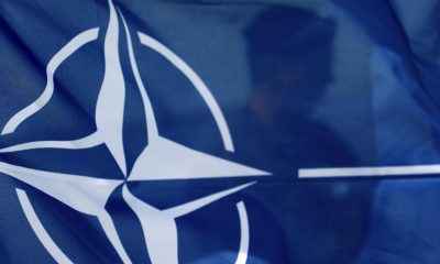 Imagen de archivo de la bandera de la OTAN. EFE/EPA/TOMS KALNINS