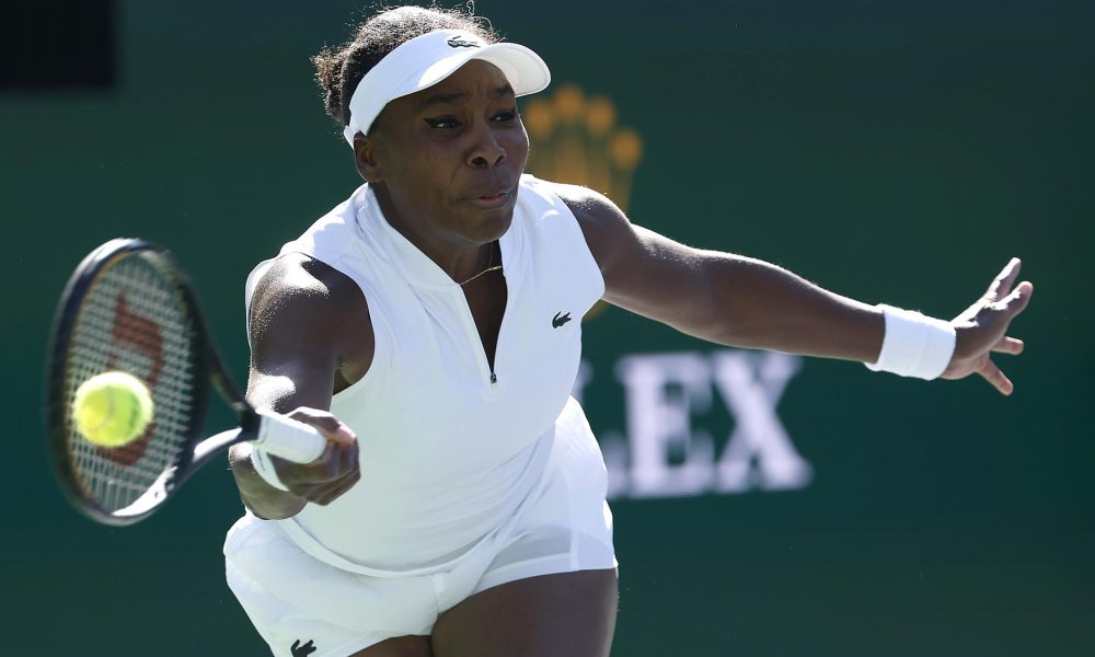 Venus Williams cayó frente a la francesa Diane Parry en la primera ronda de Indian Wells, este 5 de marzo de 2026. EFE/EPA/JOHN G. MABANGLO