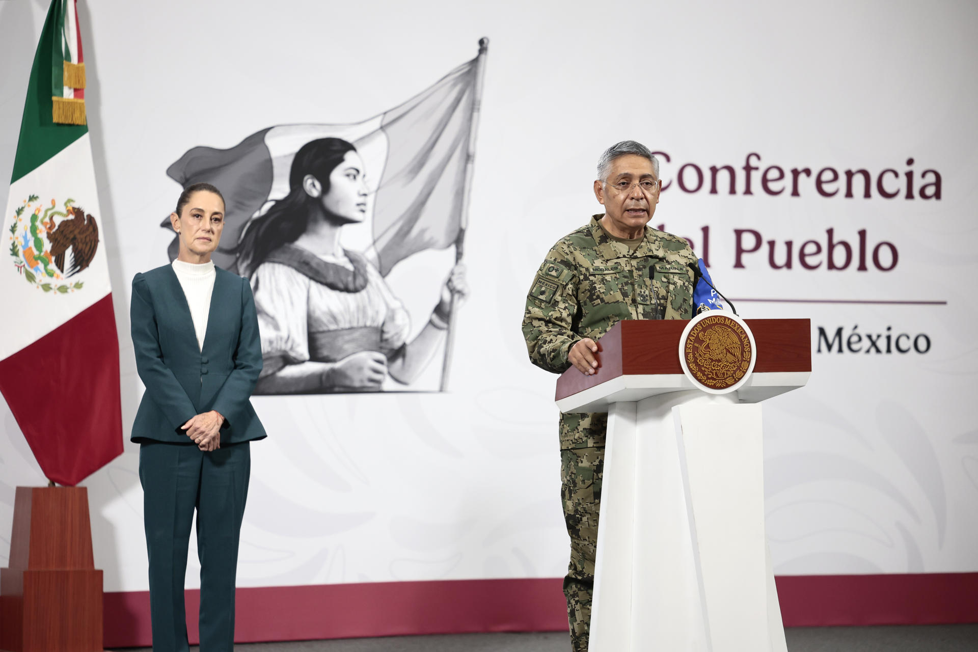 El secretario de Marina, Raymundo Pedro Morales, habla en la rueda de prensa de la presidenta de México, Claudia Sheinbaum, en Palacio Nacional de la Ciudad de México (México). Imagen de archivo. EFE/José Méndez