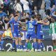 El centrocampista del Getafe Kiko Femenía celebra con sus compañeros tras marcar el primer gol durante el partido de LaLiga entre el Getafe y el Betis, este domingo en el Coliseo. EFE/Zipi