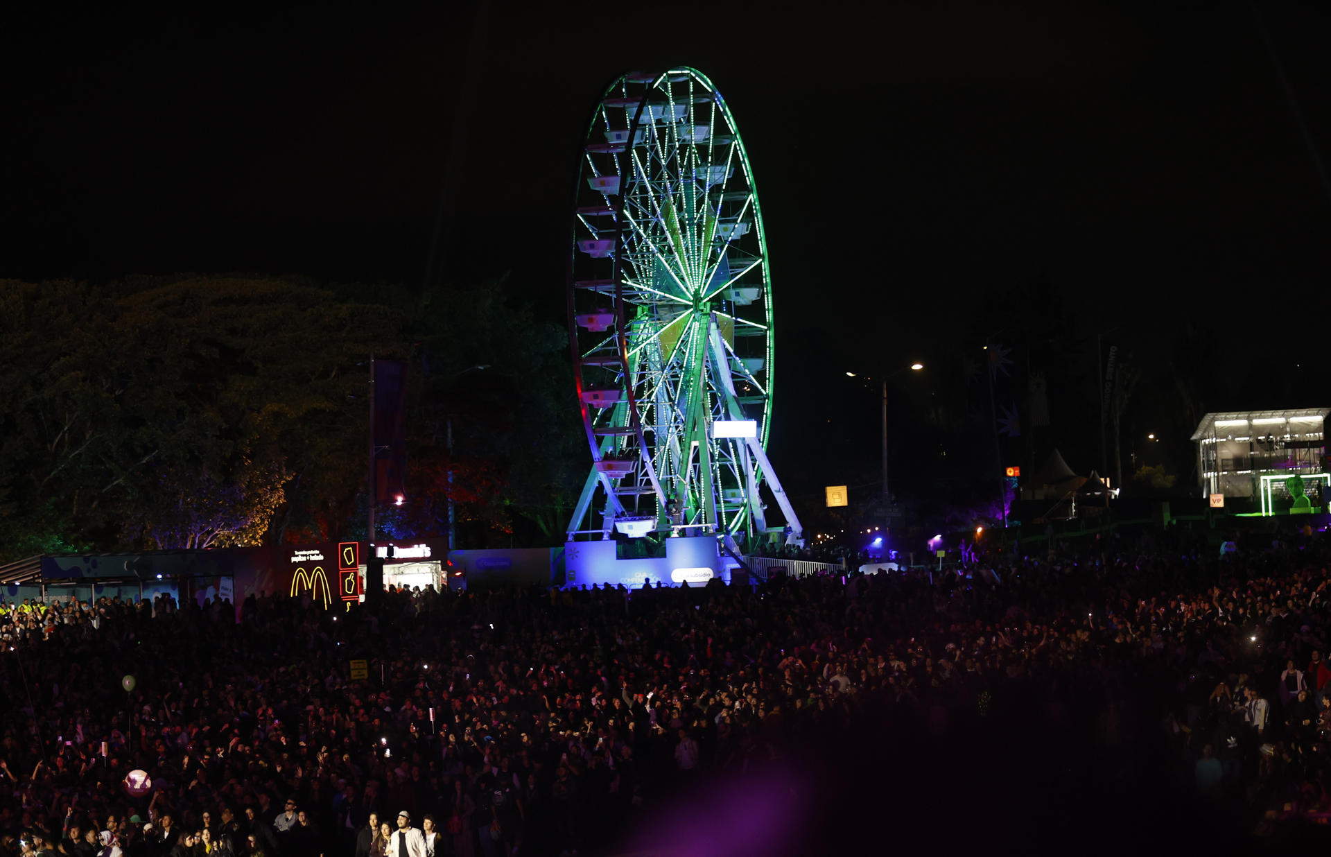 Imagen del público asistente al segundo día del Festival Estéreo Picnic (FEP) este sábado, en Bogotá (Colombia). EFE/ Mauricio Dueñas Castañeda