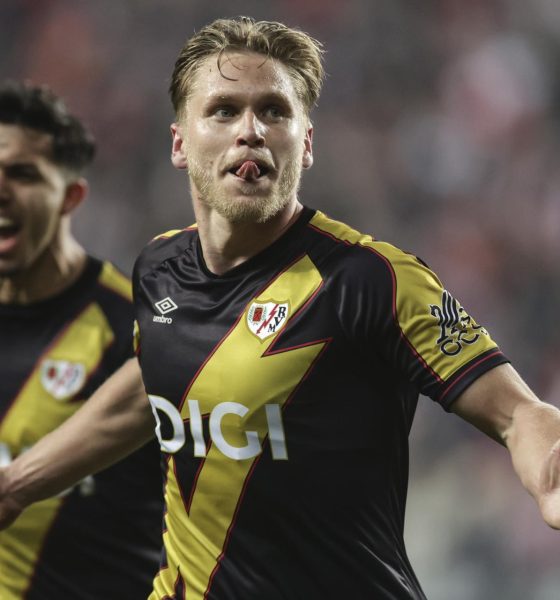 Alemao celebra el 0-1 del Rayo Vallecano ante el Samsunspor en la ida de octavos de la Liga Conferencia. EFE/EPA/ERDEM SAHIN