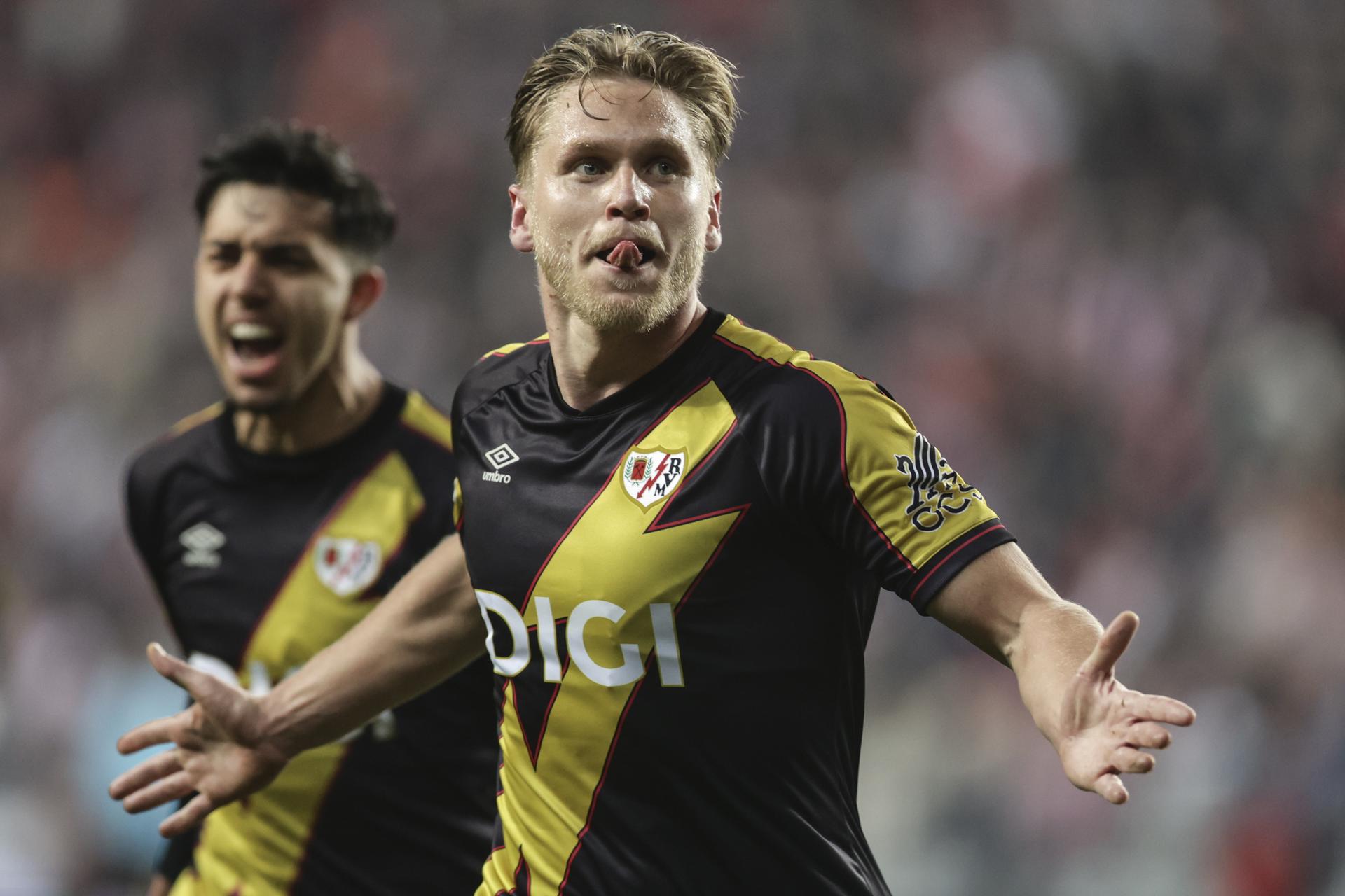 Alemao celebra el 0-1 del Rayo Vallecano ante el Samsunspor en la ida de octavos de la Liga Conferencia. EFE/EPA/ERDEM SAHIN