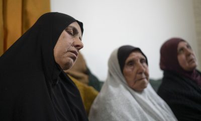 BEIT AWA (GAZA Y CISJORDANIA), 19/03/2026.- Hanna, madre de Sahira, una de las cuatro fallecidas, dueña del salón de belleza en el que impactó el misil iraní. Una mujer embarazada que estaba en estado crítico murió este jueves tras el impacto este miércoles noche de fragmentos de un misil iraní de racimo en la localidad de Beit Awa (sur de Cisjordania ocupada), con lo que sube a cuatro la cifra total de palestinas fallecidas en este suceso ocurrido en un salón de belleza. EFE/ Magda Gibelli