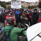 Personas participan durante una manifestación este jueves, en La Paz (Bolivia). EFE/ Luis Gandarillas