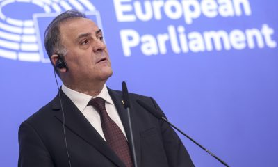 El alcalde en funciones de Estambul, Nuri Aslan, este jueves durante una comparecencia en el Parlamento Europeo en Bruselas con motivo de la entrega del premio Alcalde Pawel Adamowicz del Comité Europeo de las Regiones al alcalde de Istambul, Ekrem Imamoğlu, detenido y destituido de su cargo en marzo de 2025. EFE/ Pablo Garrigós