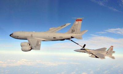 Estados Unidos informó este viernes de que cuatro de los seis tripulantes del avión cisterna KC-135 que se estrelló ayer en el oeste de Irak han fallecido. El Comando Central de Estados Unidos (Centcom) aseguró que se están investigando "las circunstancias del incidente", aunque insistió en que la caída del avión "no se debió a fuego enemigo ni a fuego amigo". EFE/ Mehr News - SOLO USO EDITORIAL/SOLO DISPONIBLE PARA ILUSTRAR LA NOTICIA QUE ACOMPAÑA (CRÉDITO OBLIGATORIO) -
