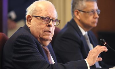 El presidente del Banco Central de Reserva del Perú (BCRP), Julio Velarde, habla durante una rueda de prensa este viernes, en Lima (Perú). EFE/ Paolo Aguilar