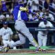 El primera base de Venezuela Luis Arraez en acción durante el juego del Grupo D del Clásico Mundial de Béisbol 2026 ante Nicaragua en el loanDepot Park en Miami, Florida, EE. UU. EFE/EPA/CRISTOBAL HERRERA-ULASHKEVICH