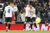 El centrocampista del Valencia Javi Guerra (c) celebra el primer gol de su equipo durante el partido de LaLiga entre el Valencia y del Deportivo Alavés, este domingo en el estadio de Mestalla. EFE/ Ana Escobar
