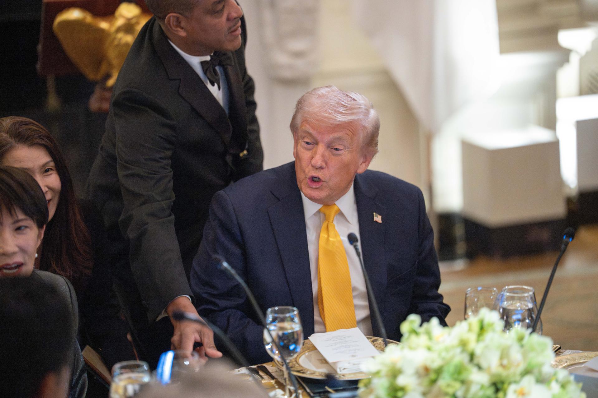 EFE/EPA/AARON SCHWARTZ / POOL