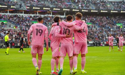 Jugadores del Inter Miami celebran este sábado la victoria por 2-1 sobre el DC United en el M&T Bank Stadium en Baltimore. EFE/ Octavio Guzmán