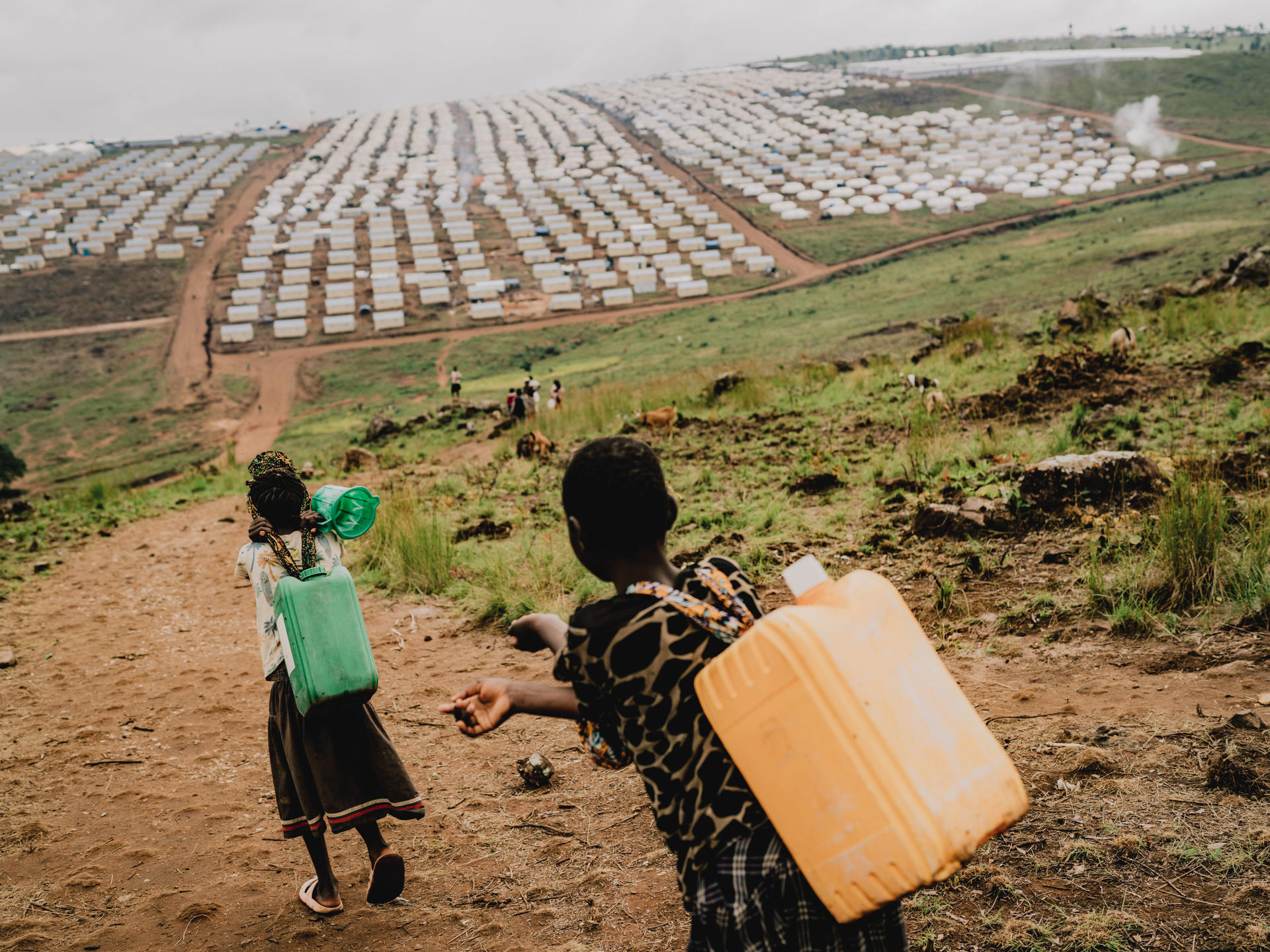 FOTO ARCHIVO. El Comité Internacional de la Cruz Roja (CICR) advirtió este martes de la "deplorable" crisis que atraviesan más de 65.000 ciudadanos de la República Democrática del Congo (RDC) refugiados en el campamento de Busuma, en el norte de Burundi, tras huir del conflicto en el este congoleño. EFE/ Hugh Kinsella Cunningham