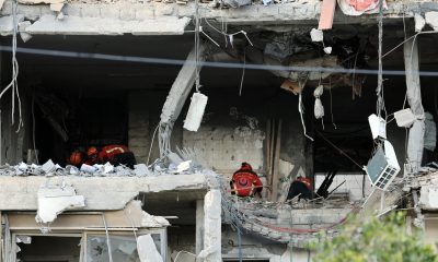 - Los socorristas trabajan en el lugar de un edificio dañado tras un ataque aéreo israelí en los suburbios del sur de Beirut, Líbano, el 30 de marzo de 2026. Según el Ministerio de Salud Pública del Líbano, más de 1.200 personas han muerto y otras 3.500 han resultado heridas en los ataques aéreos israelíes en los suburbios del sur de Beirut y en pueblos del sur del Líbano desde el inicio de las hostilidades renovadas. (Líbano) EFE/EPA/WAEL HAMZEH