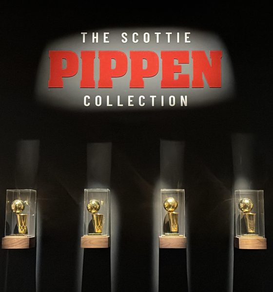 Fotografía que muestra trofeos ganados en la NBA que forman parte de la colección del exbasquetbolista Scottie Pippen en Nueva York (Estados Unidos). EFE/Jan Téllez Asensio