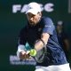 El serbio Novak Djokovic debió exigirse a fondo este sábado para derrotar al polaco Kamil Majchrzak y avanzar a la tercera ronda del Masters 1.000 de Indian Wells.EFE/EPA/JOHN G. MABANGLO