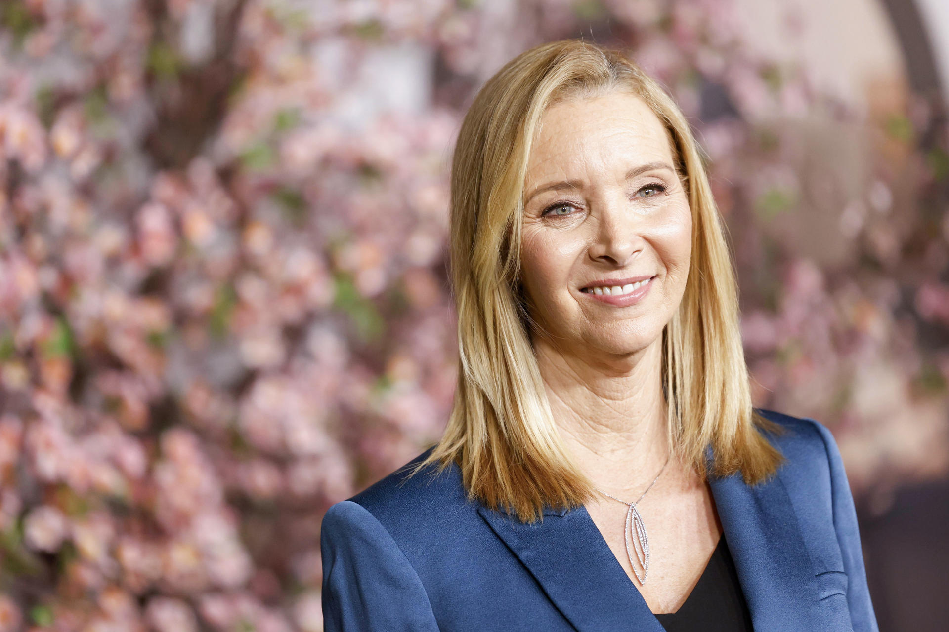 Fotografía de archivo del 4 de diciembre de 2024 de la actriz estadounidense Lisa Kudrow durante un evento en el Teatro Tudum de Los Ángeles, California (EE. UU.). EFE/EPA/CAROLINE BREHMAN /ARCHIVO