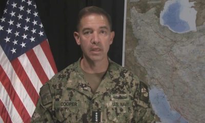Captura de video tomada de la cuenta de la red social X @CENTCOM del Comando Central del Ejército de Estados Unidos de su comandante, el almirante Brad Cooper, hablando en una actualización donde aseguró que decenas de sus aviones bombarderos destruyeron 17 barcos y un submarino iraníes este martes. EFE/ @CENTCOM