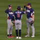 Jugadores de Estados Unidos celebran este viernes el triunfo por 15-5 sobre Brasil en partido de la primera jornada del Grupo B del Clásico Mundial de Béisbol jugado en el Daikin Park de Houston. EFE/ Carlos Ramírez