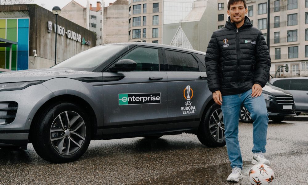 David Silva atiende a EFE desde México, donde se encuentra estos días trabajando para la FIFA. El campeón del mundo y uno de los seis futbolistas que tiene una estatua fuera del Etihad Stadium, admite que no tiene mucho tiempo para ver fútbol, pero la eliminatoria entre el Manchester City y el Real Madrid no se la perdió. EFE/Manuel Sánchez