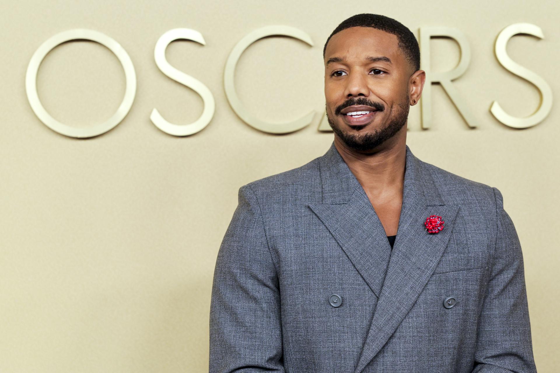 Fotografía de archivo del 10 de febrero de 2026 del actor Michael B. Jordan posando a su llegada al almuerzo de los nominados en la 98ª edición de los Premios Óscar en Beverly Hills (EE.UU.). EFE/ Chris Torres