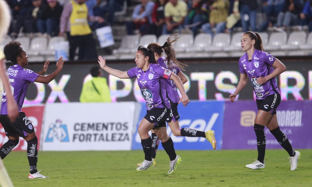 El Pachuca de la goleadora Charlyn Corral, Pichichi de la Liga de España en el 2018, visitará mañana a las Chivas de Guadalajara, en el inicio de la duodécima jornada del Clausura del fútbol femenino de México. Imagen de archivo. EFE /David Martínez Pelcastre