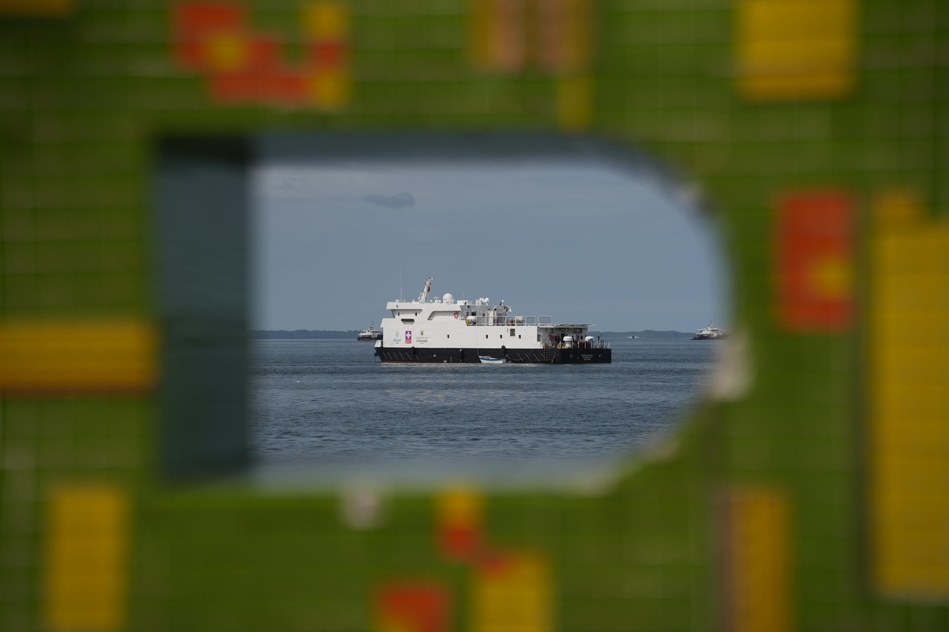 Fotografía que muestra el buque hospital Benkos Biohó este jueves, en Buenaventura (Colombia). EFE/ Ernesto Guzmán