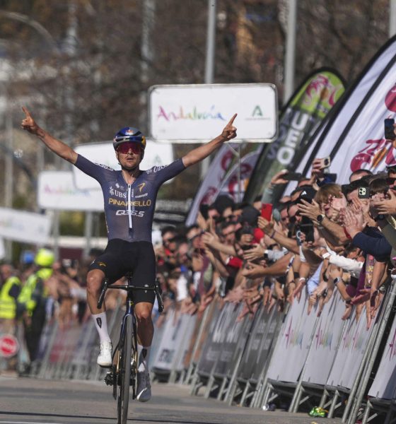 El ciclista británico Tom Pidcock del Pinarello Q36.5 vencedor de la quinta y última etapa de la Vuelta ciclista Andalucía, el pasado 20 de febrero. EFE/ Rafa Alcaide