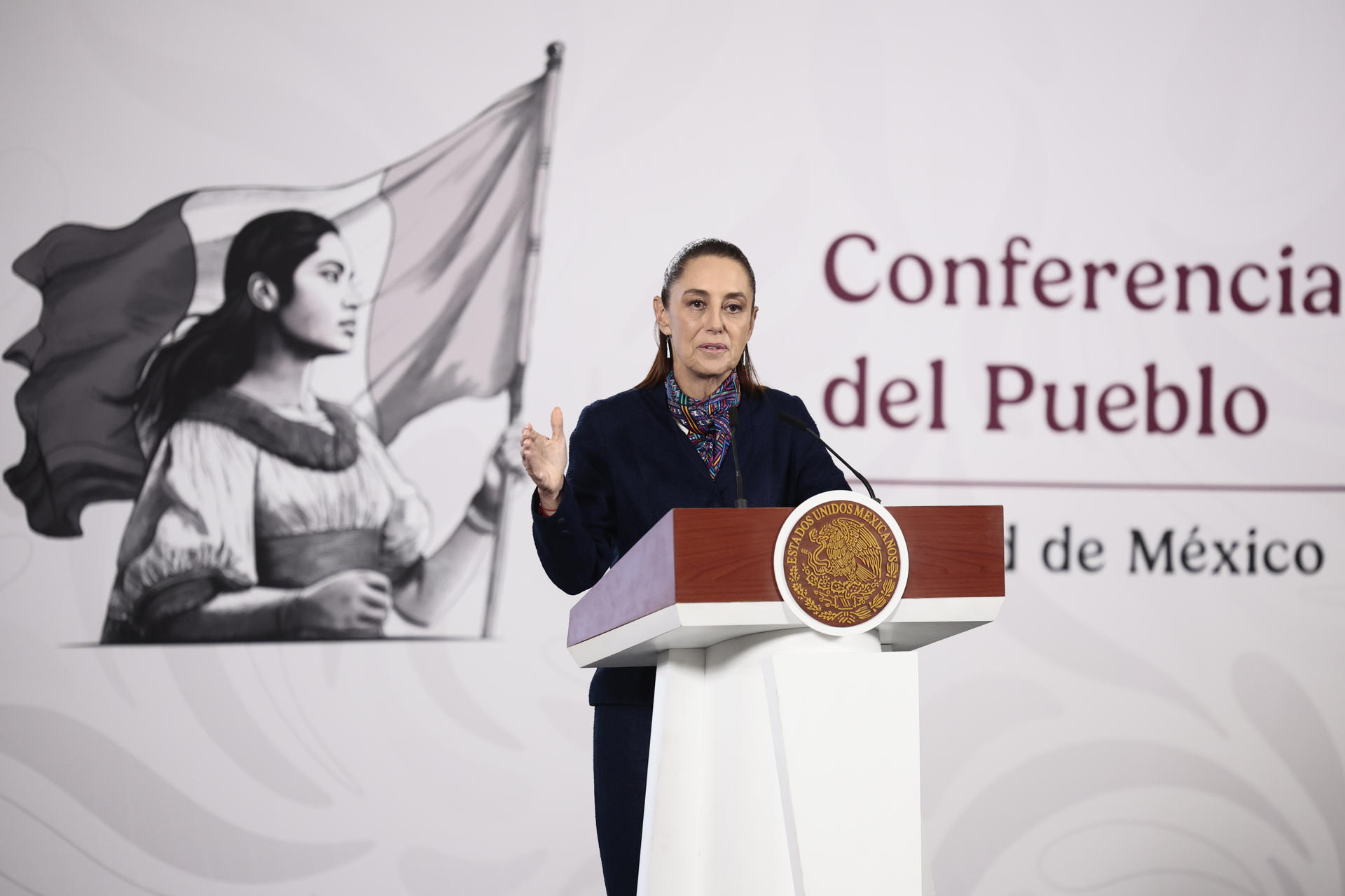 La presidenta de México, Claudia Sheinbaum, habla durante una rueda de prensa este miércoles en Palacio Nacional de la Ciudad de México (México).  EFE/José Méndez