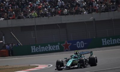 El piloto español de Aston Martin Fernando Alonso compite durante la carrera esprint antes del Gran Premio de Fórmula 1 de China, en Shanghái. EFE/EPA/ALEX PLAVEVSKI