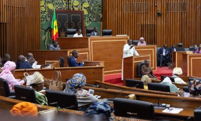 Los legisladores examinan la adopción de una ley más dura contra la homosexualidad en la Asamblea Nacional en Dakar, Senegal, el 11 de marzo de 2026. EFE/EPA/JEROME FAVRE