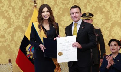 Fotografía difundida por la Presidencia de Ecuador del presidente de Ecuador, Daniel Noboa (d), junto la enviada especial de Estados Unidos para la iniciativa 'Escudo de las Américas', Kristi Noem, este miércoles, en Quito (Ecuador). EFE/ Presidencia de Ecuador