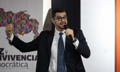 El viceministro de Gestión Comunicacional del Ministerio del Poder Popular para la Comunicación e Información, Gustavo Villapol Ríos, habla durante una reunión de los representantes del Programa para la Convivencia y la Paz y medios de comunicación este viernes, en Caracas (Venezuela). EFE/ Ronald Peña R