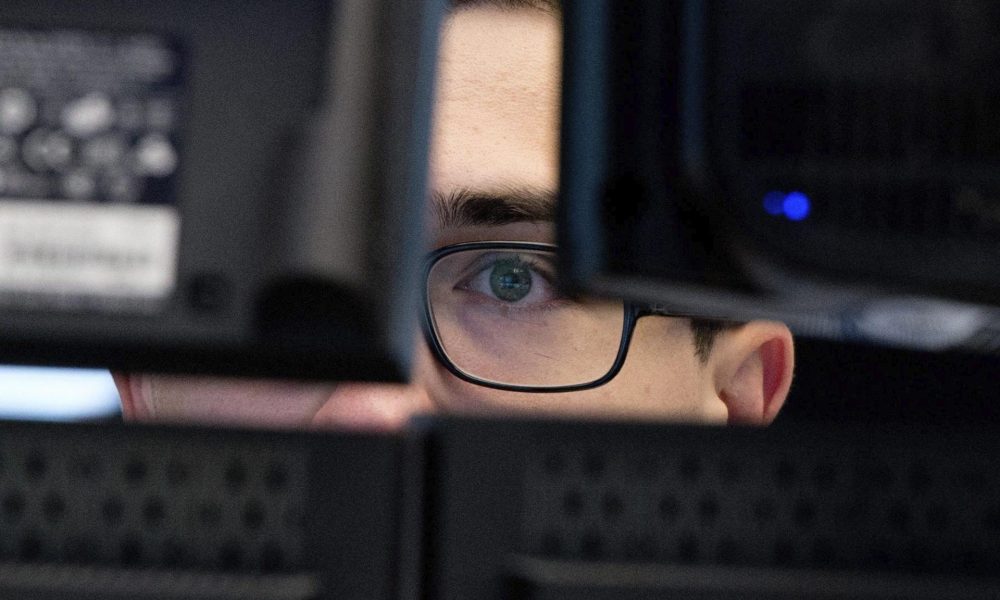 Operador bursátil en la Bolsa de Fráncfort. EPA/BORIS ROESSLER